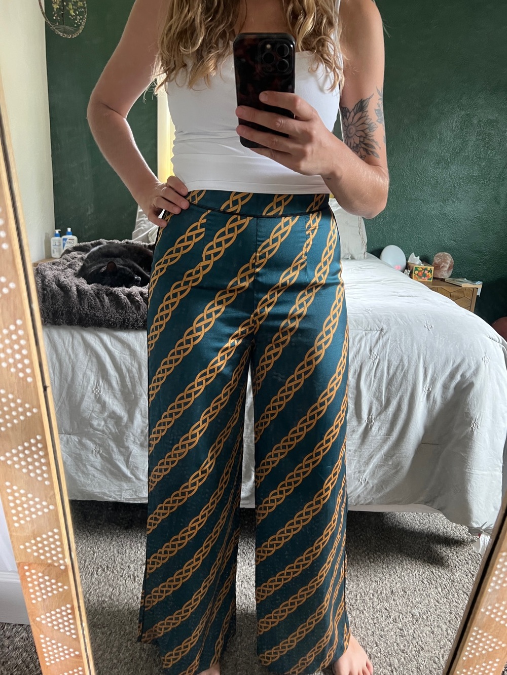 Forever 21 Dark Green Wide-Leg Pants with Gold Chain Print